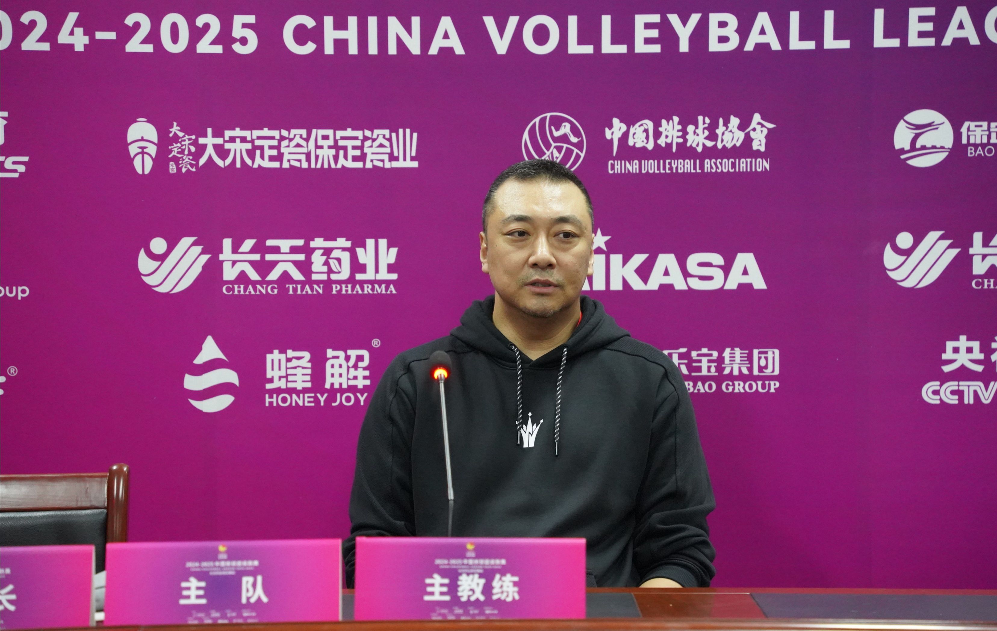 河北男篮实力有限，亟需引援强化队伍