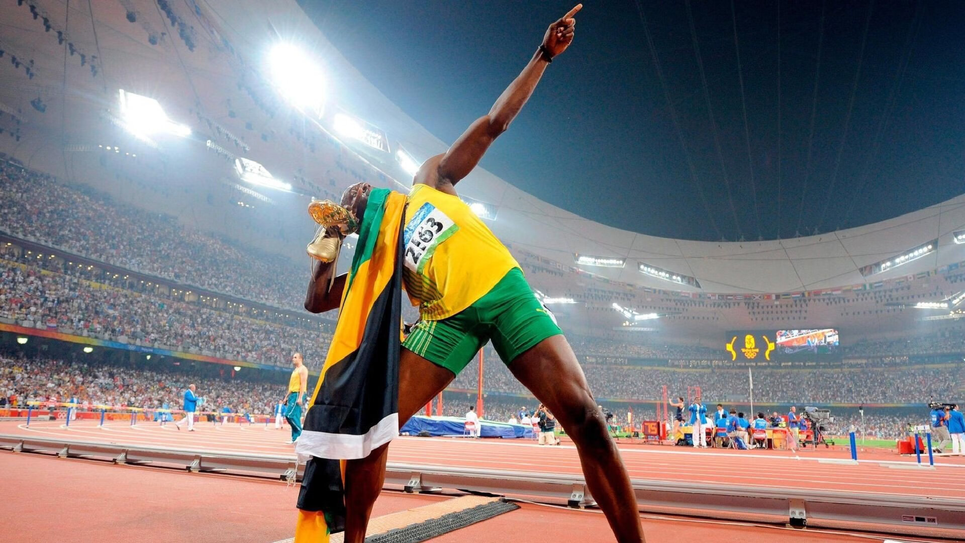 穆古鲁扎意外战胜掘金，战术调整引爆全场！全场沸腾不已